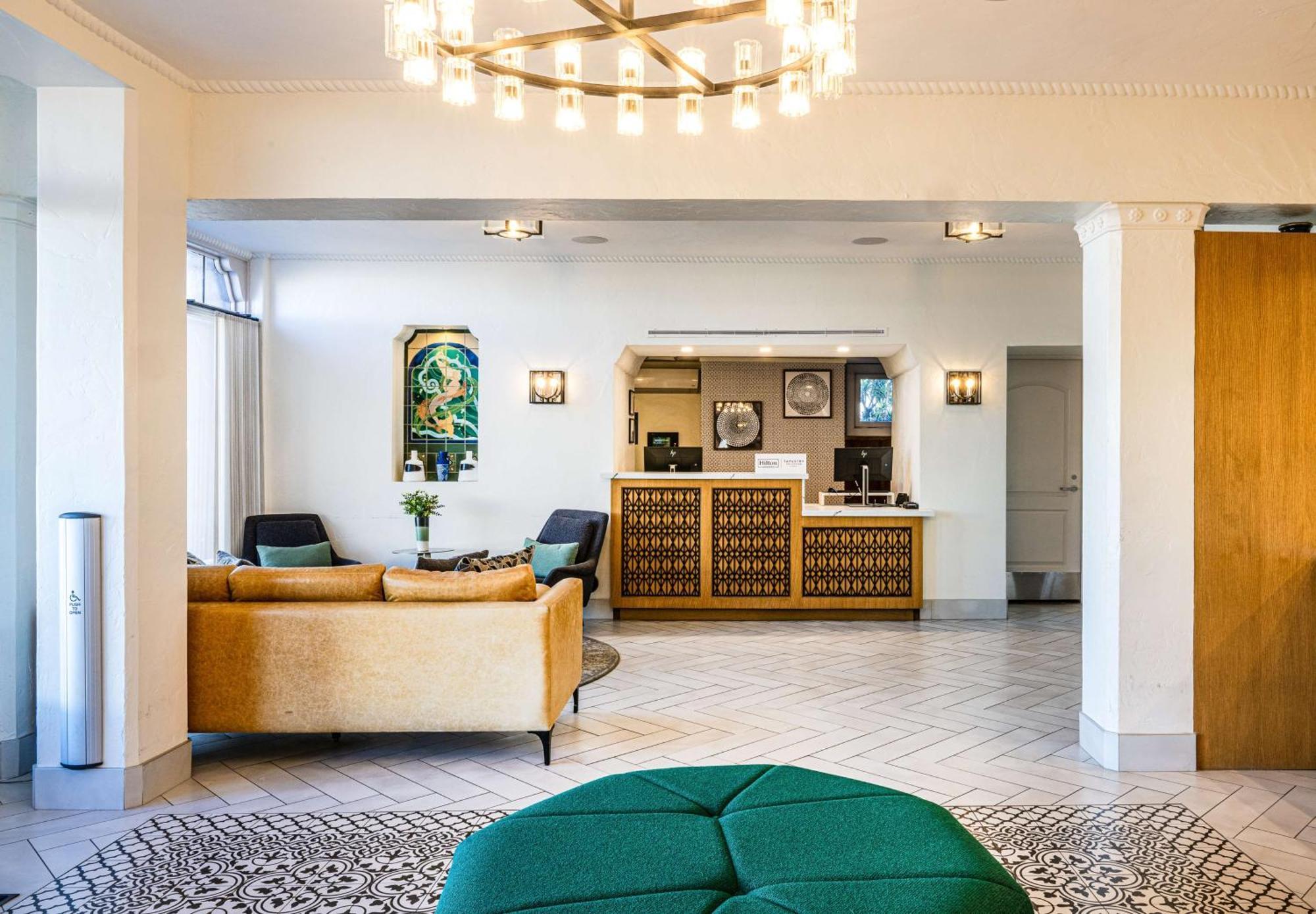 Hotel Virginia Santa Barbara, Tapestry Collection By Hilton Extérieur photo